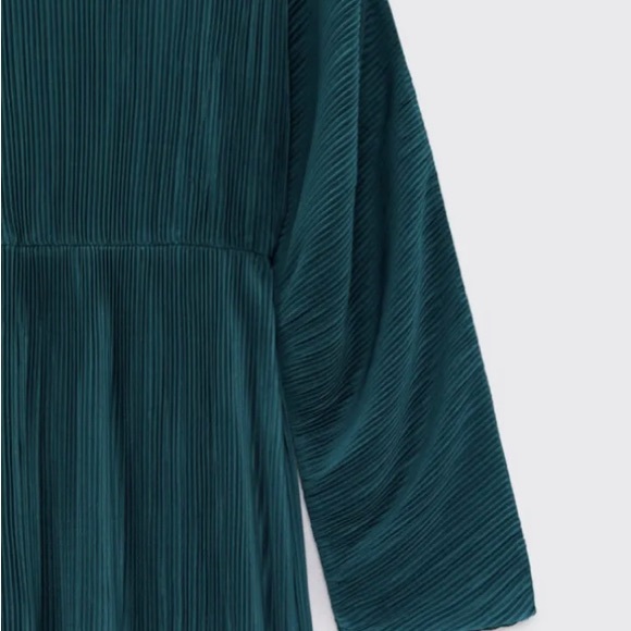 NWOT! ZARA Pleated Plisse Midi Dress - Emerald/Hunter Green, M - Picture 4 of 7